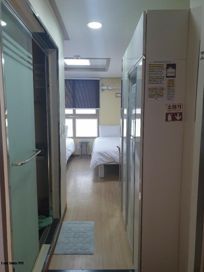 Cozybox Hotel Seoul Bagian luar foto