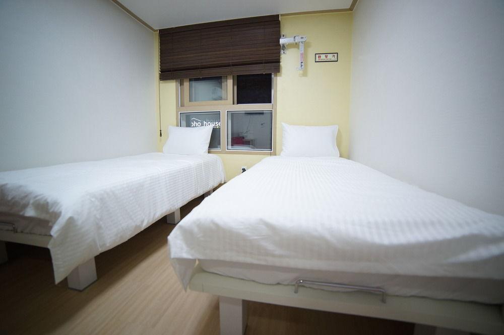 Cozybox Hotel Seoul Bagian luar foto