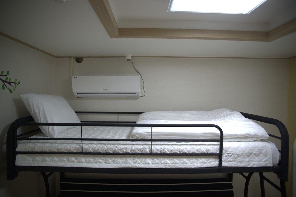 Cozybox Hotel Seoul Bagian luar foto