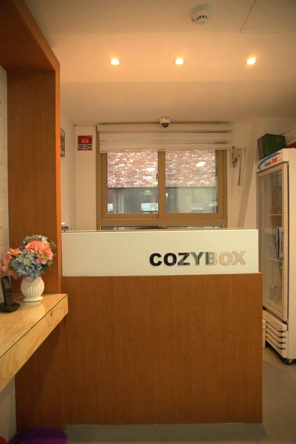 Cozybox Hotel Seoul Bagian luar foto