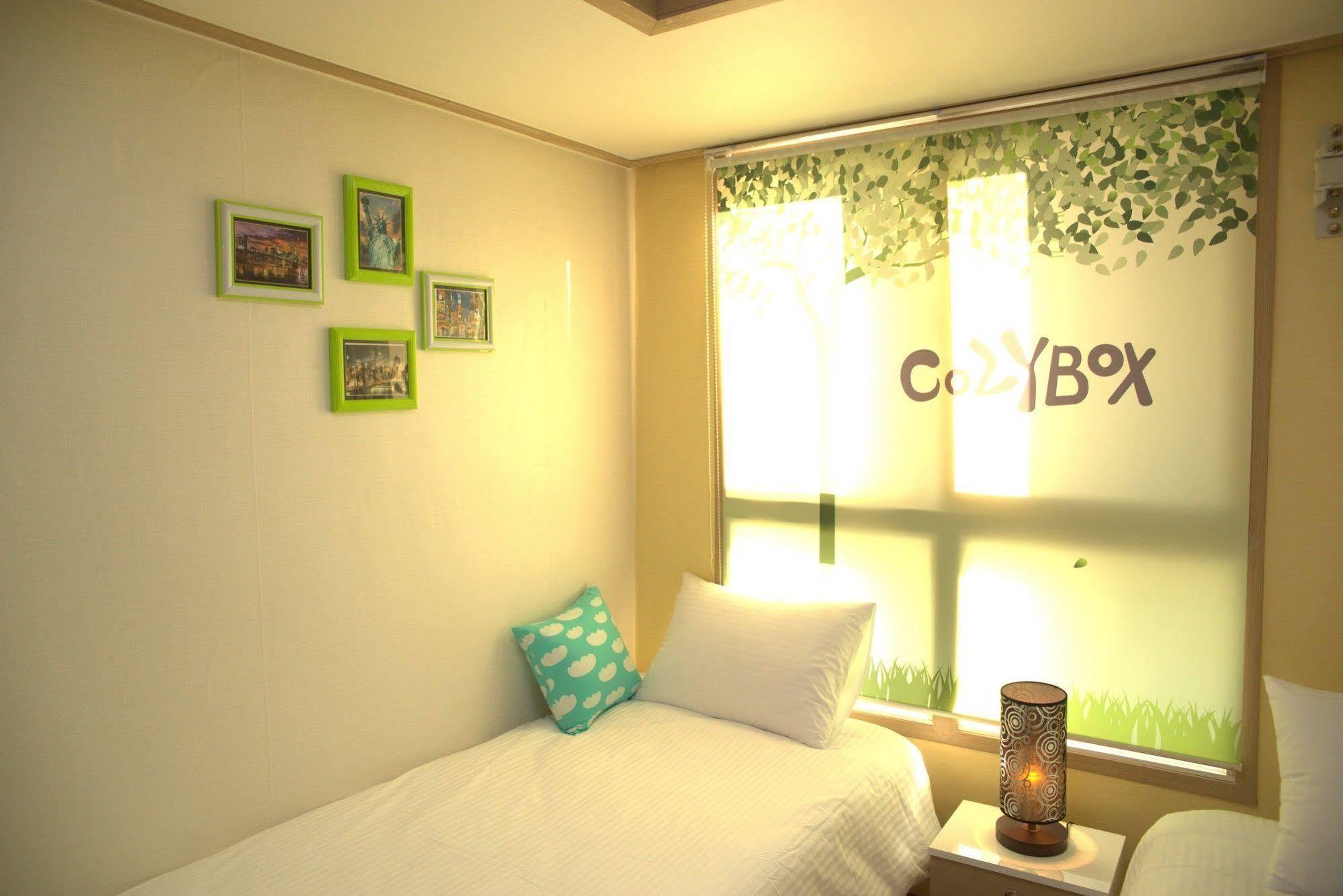 Cozybox Hotel Seoul Bagian luar foto