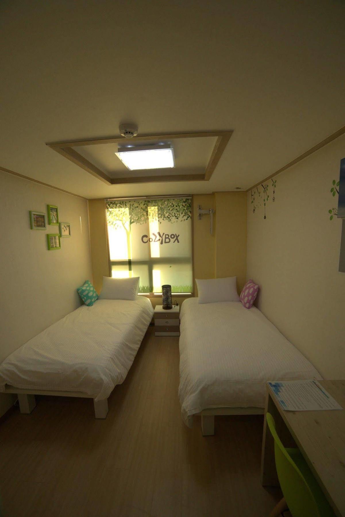 Cozybox Hotel Seoul Bagian luar foto